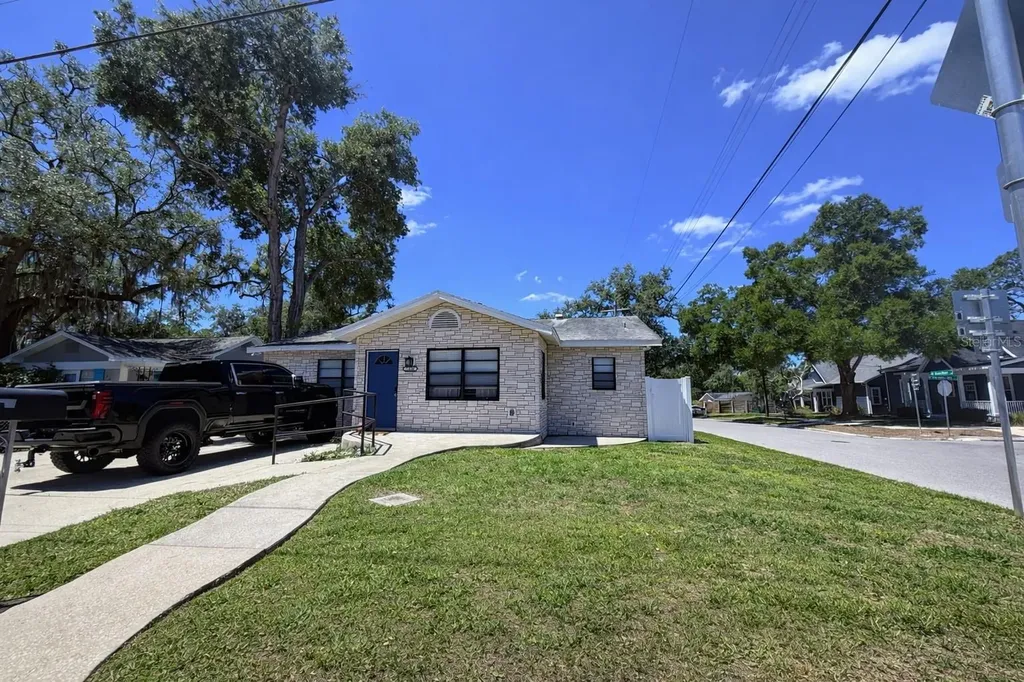 7218 N Highland Avenue Tampa FL 33604