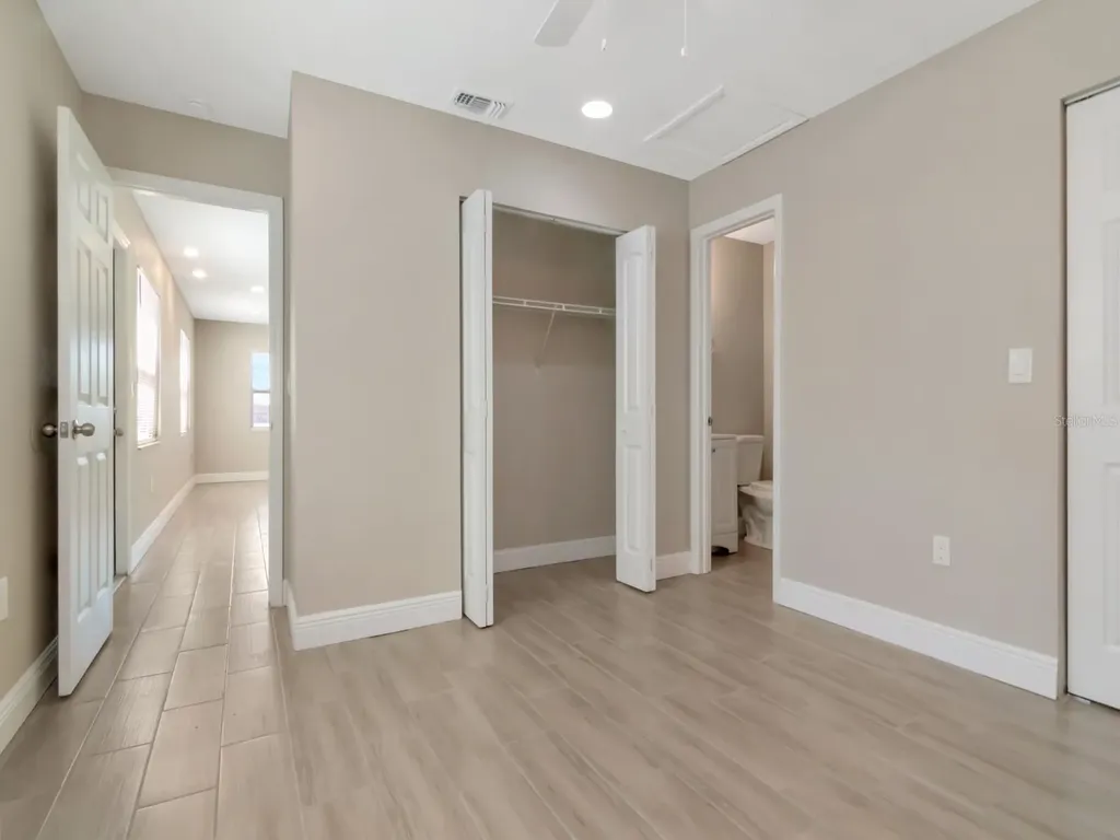 1211 62nd Avenue E Bradenton FL 34203
