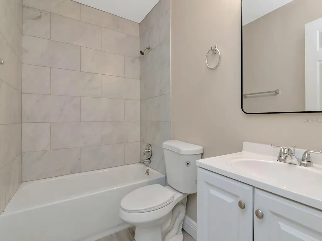 1211 62nd Avenue E Bradenton FL 34203