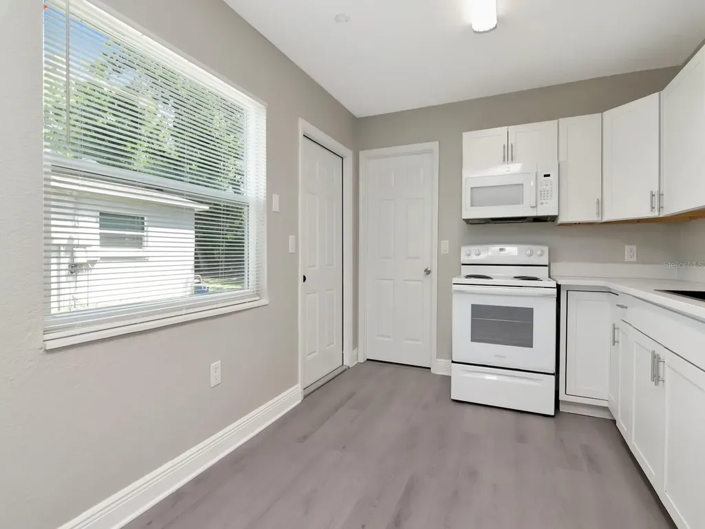 1211 62nd Avenue E Bradenton FL 34203