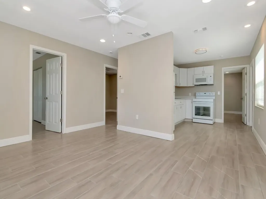 1211 62nd Avenue E Bradenton FL 34203