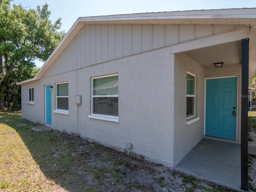 1211 62nd Avenue E Bradenton FL 34203