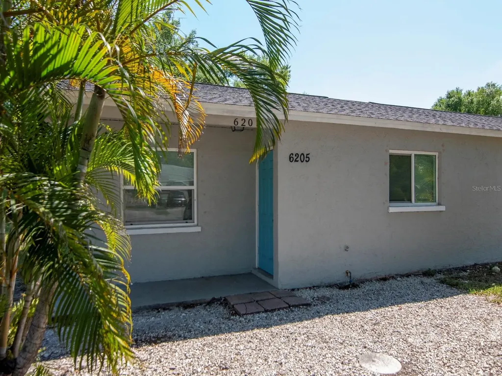 1211 62nd Avenue E Bradenton FL 34203