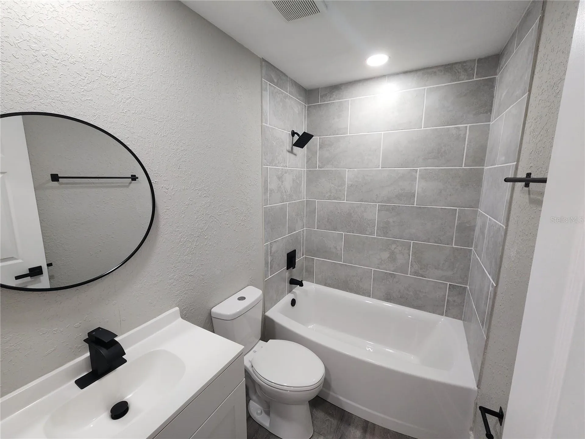 1211 62nd Avenue E Bradenton FL 34203