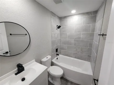 1211 62nd Avenue E Bradenton FL 34203