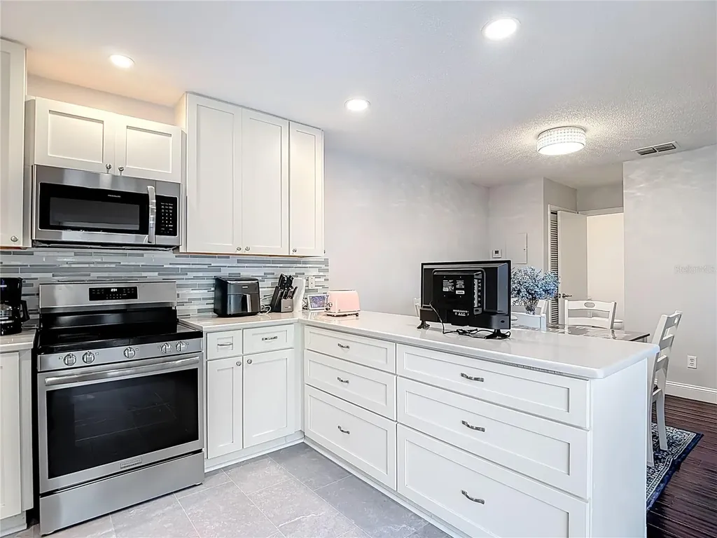 15426 E Pond Woods Drive Tampa FL 33618