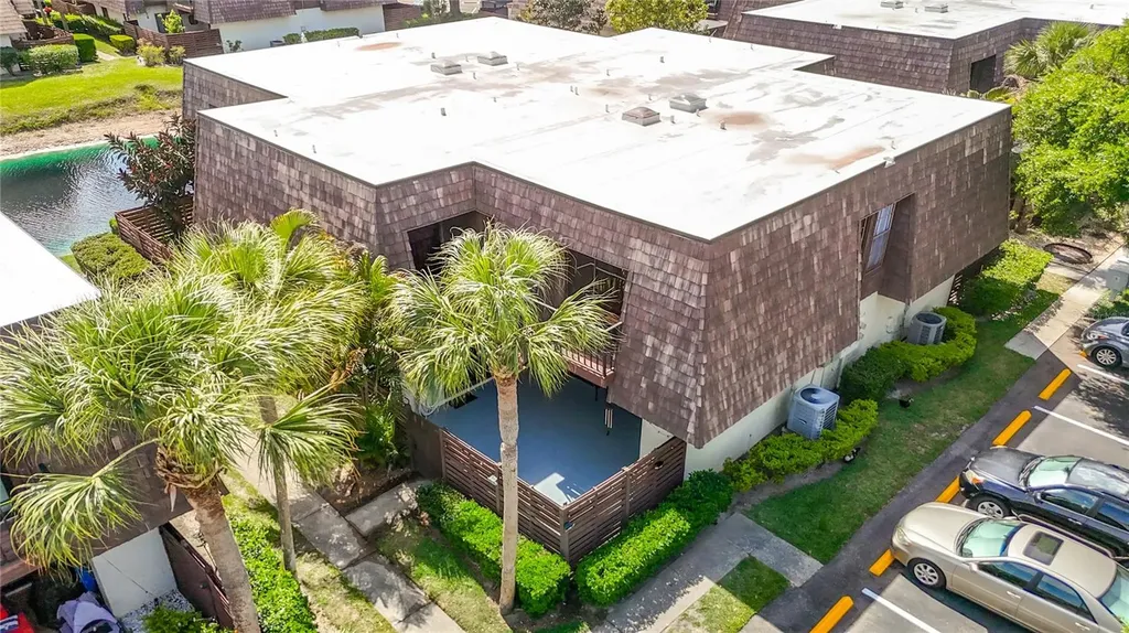 15426 E Pond Woods Drive Tampa FL 33618