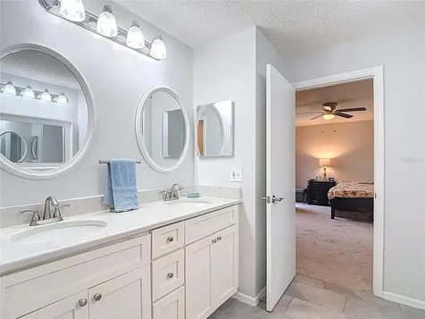 15426 E Pond Woods Drive Tampa FL 33618