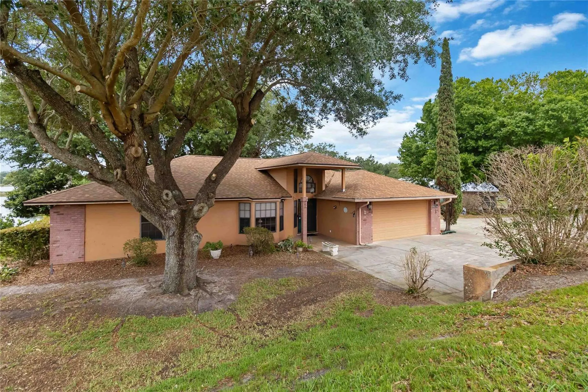 9835 Lakeshore Drive Clermont FL 34711