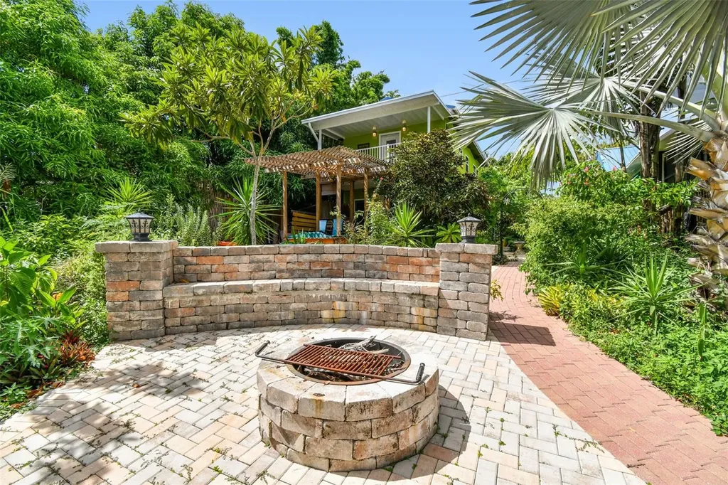 3203 E Yukon Street Tampa FL 33604