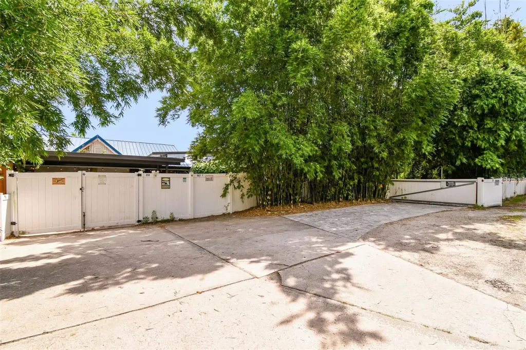 3203 E Yukon Street Tampa FL 33604