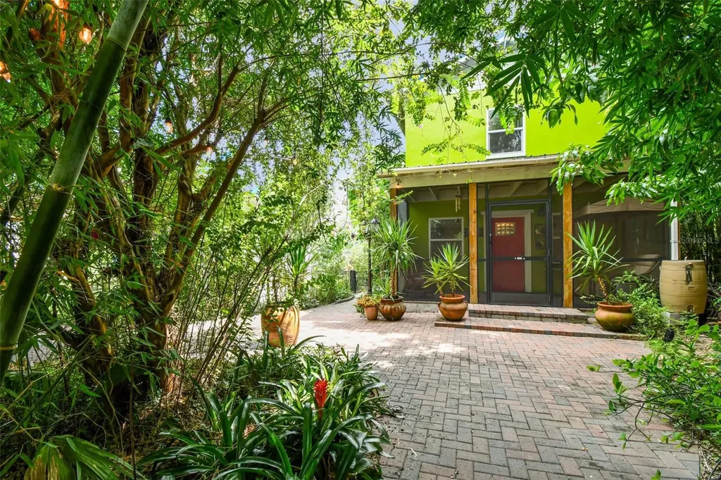 3203 E Yukon Street Tampa FL 33604