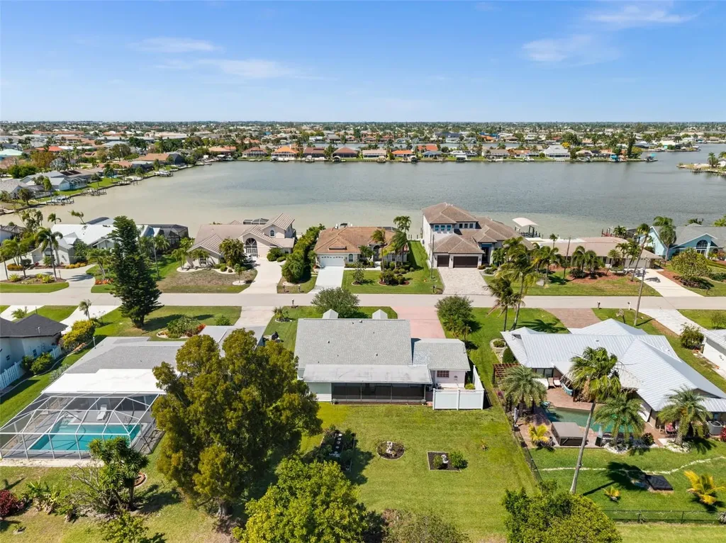 706 SW 51st Terrace Cape Coral FL 33914