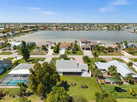 706 SW 51st Terrace Cape Coral FL 33914