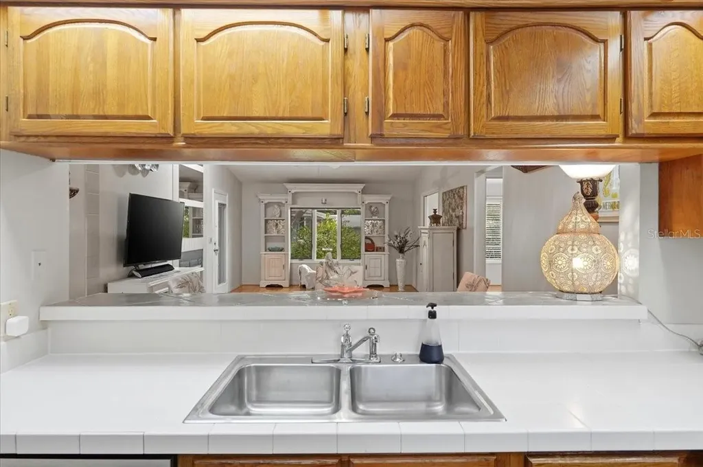 992 Spinnaker Court Tarpon Springs FL 34689