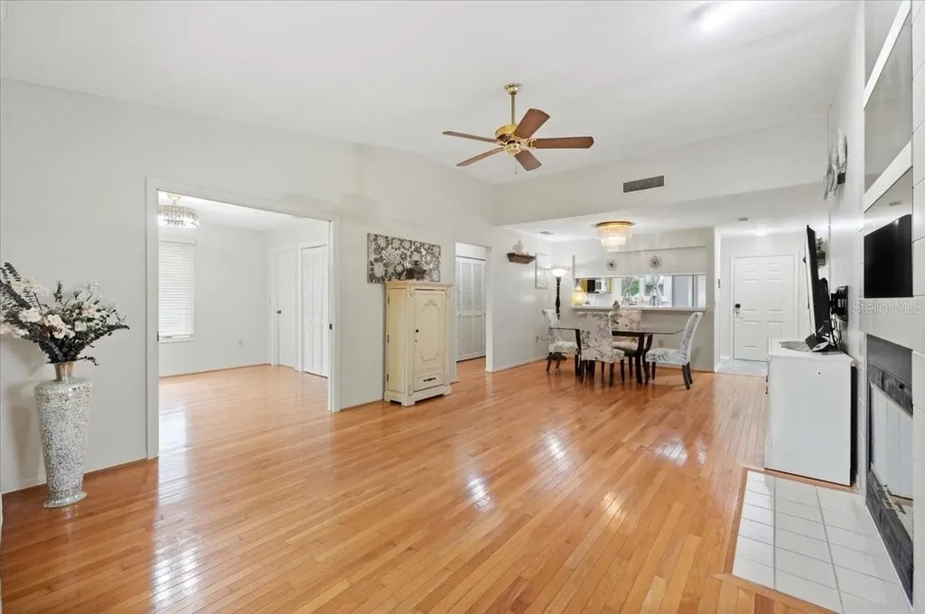 992 Spinnaker Court Tarpon Springs FL 34689