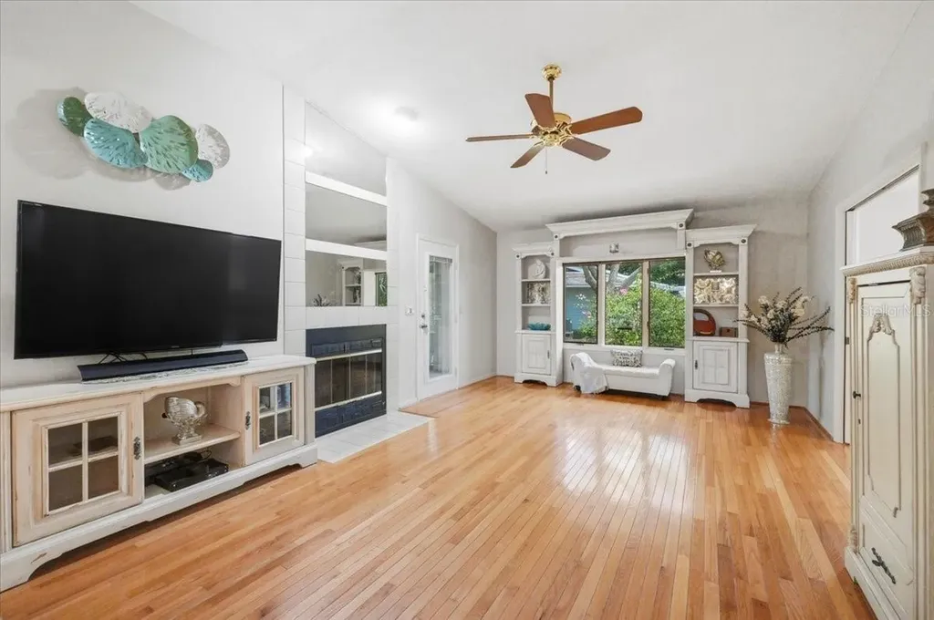 992 Spinnaker Court Tarpon Springs FL 34689