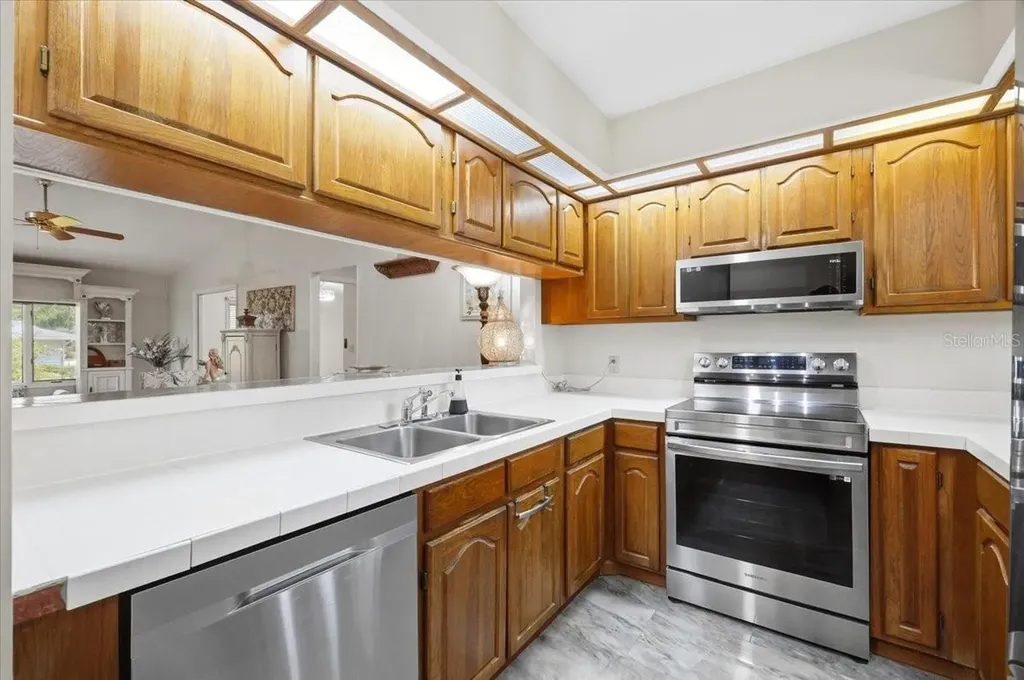 992 Spinnaker Court Tarpon Springs FL 34689