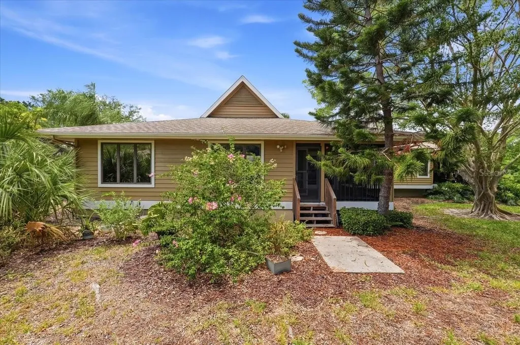 992 Spinnaker Court Tarpon Springs FL 34689
