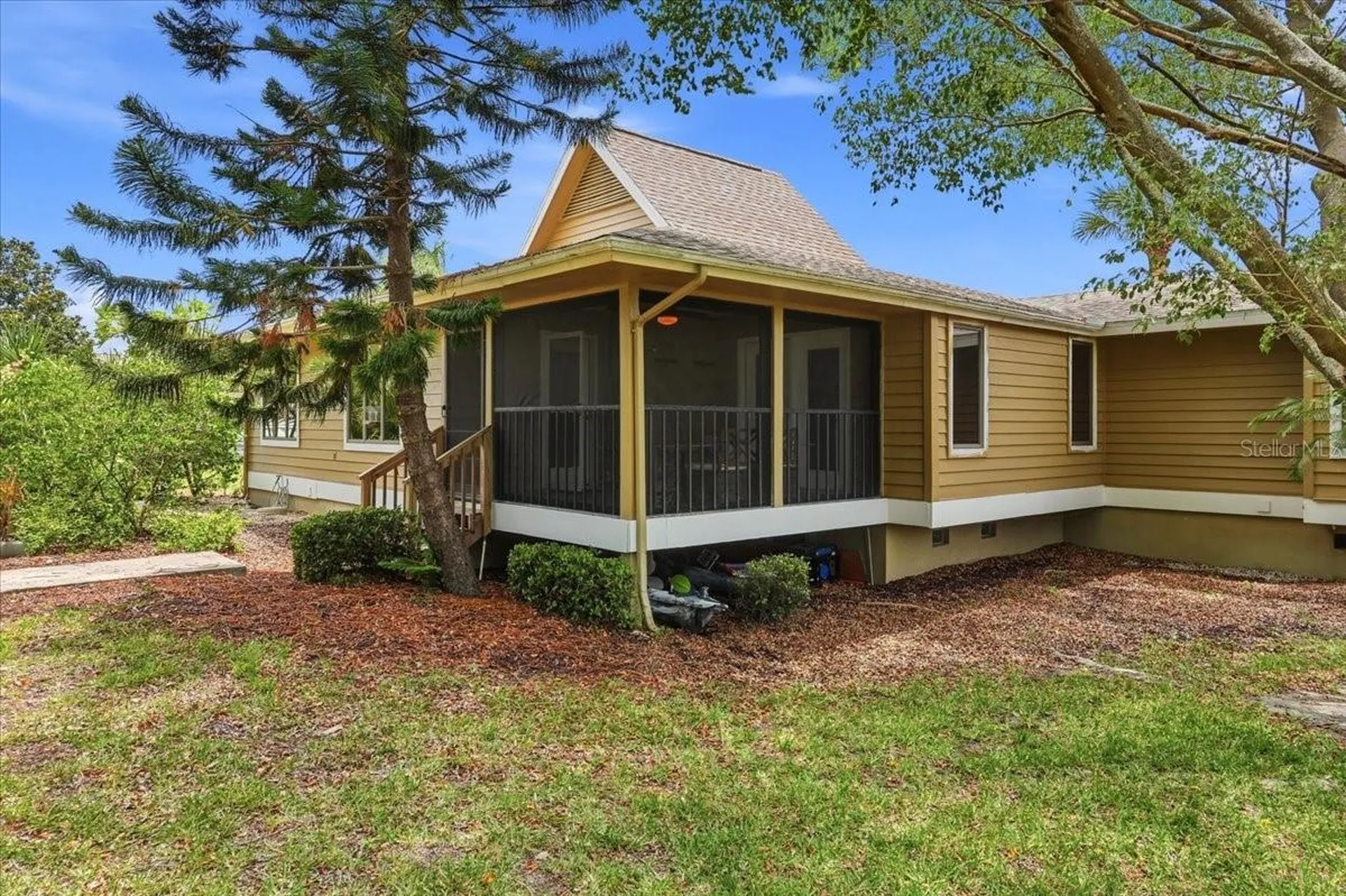 992 Spinnaker Court Tarpon Springs FL 34689