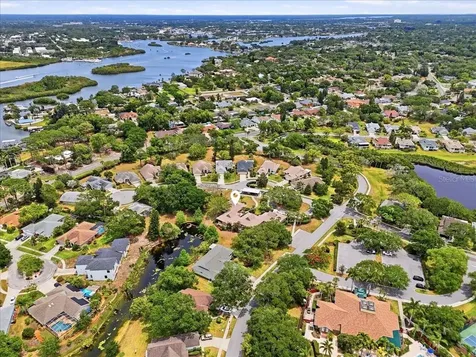 992 Spinnaker Court Tarpon Springs FL 34689