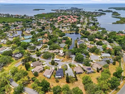 992 Spinnaker Court Tarpon Springs FL 34689