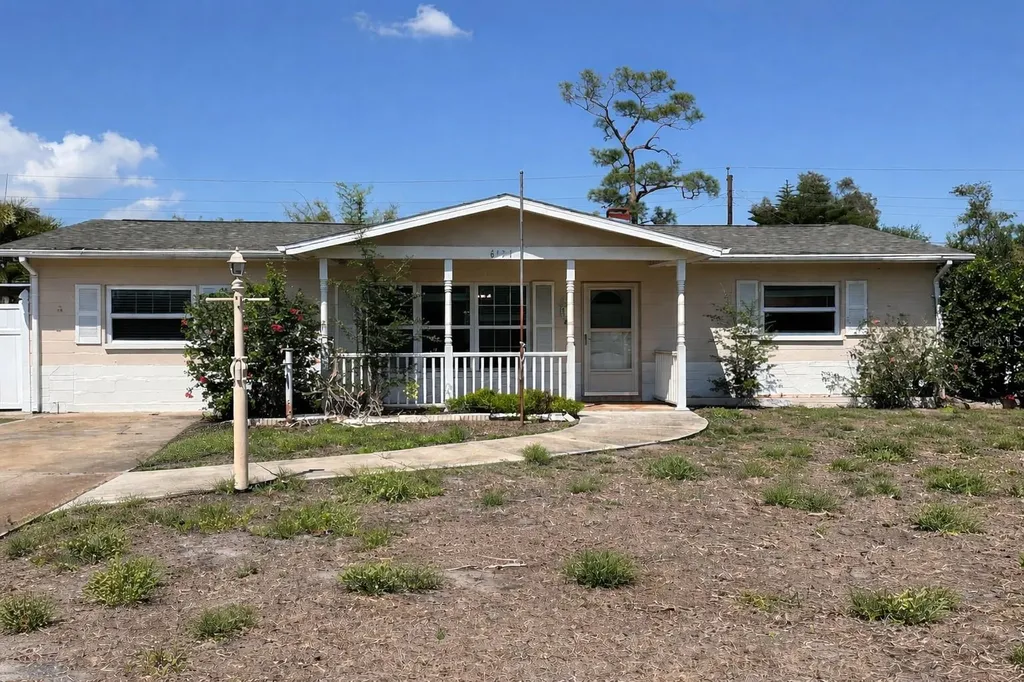 6131 42nd Avenue N St Petersburg FL 33709