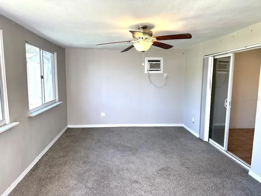 6131 42nd Avenue N St Petersburg FL 33709