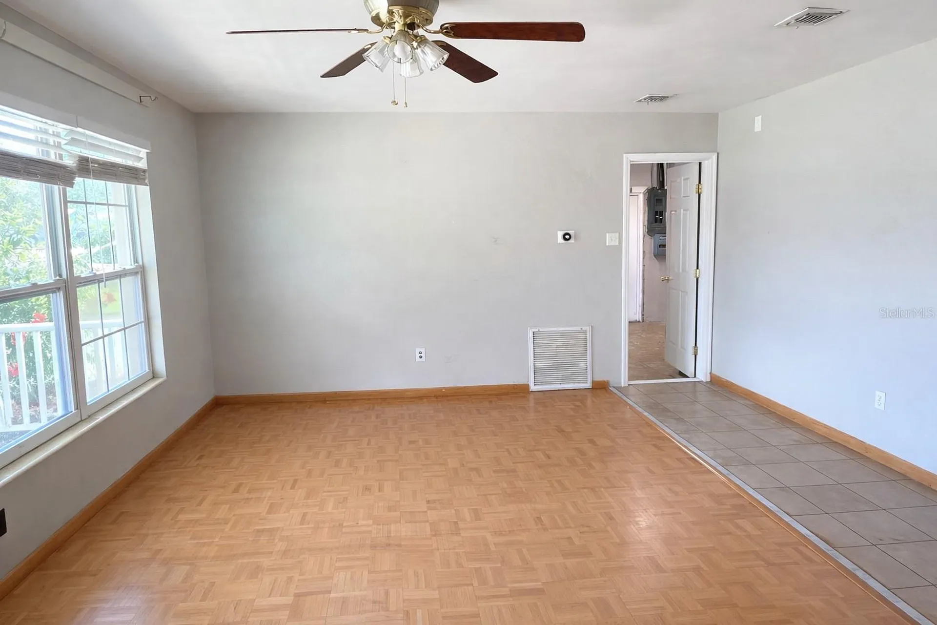 6131 42nd Avenue N St Petersburg FL 33709