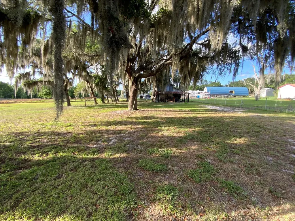 692 Howard Road Auburndale FL 33823