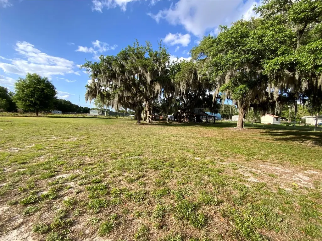 692 Howard Road Auburndale FL 33823