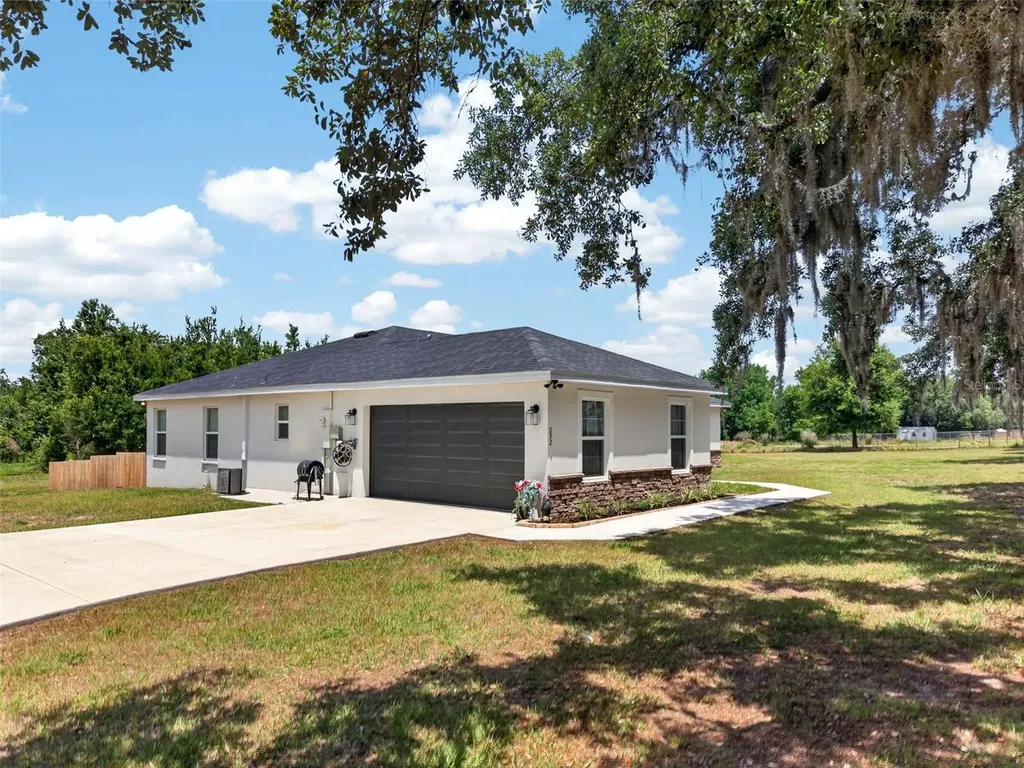 692 Howard Road Auburndale FL 33823