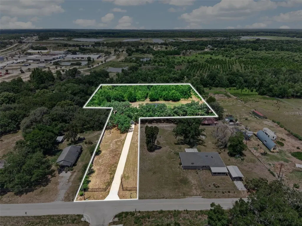 692 Howard Road Auburndale FL 33823