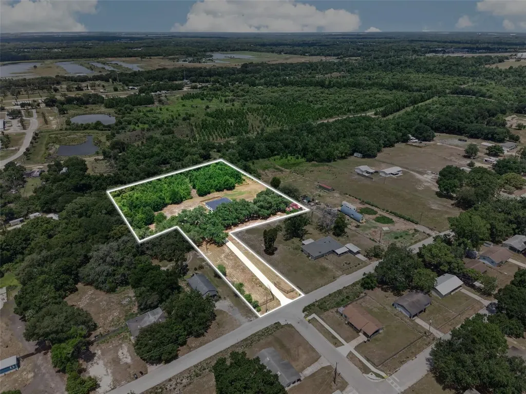 692 Howard Road Auburndale FL 33823