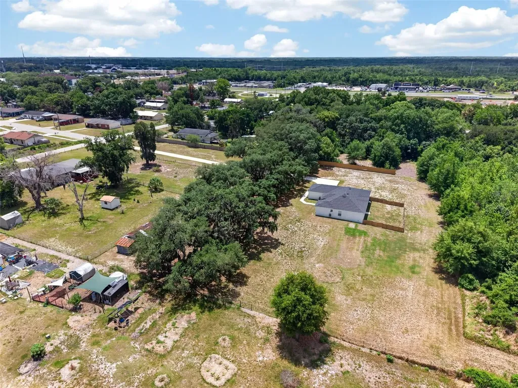 692 Howard Road Auburndale FL 33823