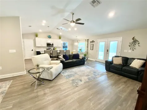 692 Howard Road Auburndale FL 33823