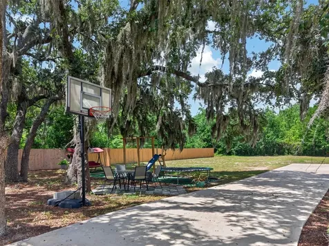 692 Howard Road Auburndale FL 33823