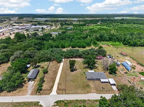 692 Howard Road Auburndale FL 33823