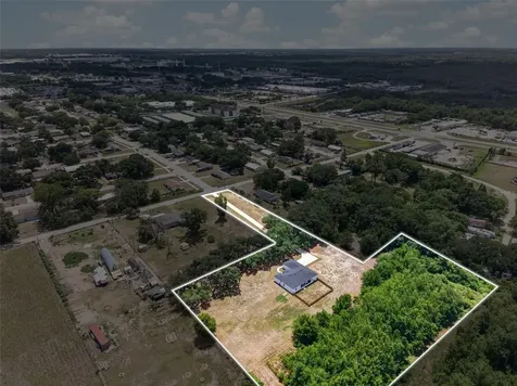 692 Howard Road Auburndale FL 33823