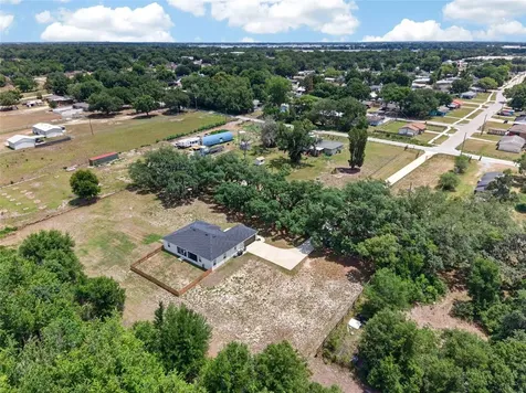 692 Howard Road Auburndale FL 33823
