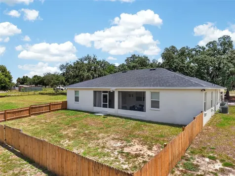 692 Howard Road Auburndale FL 33823