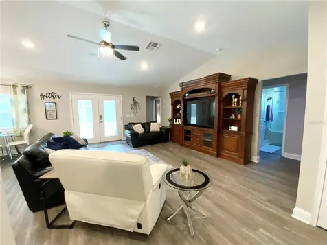 692 Howard Road Auburndale FL 33823