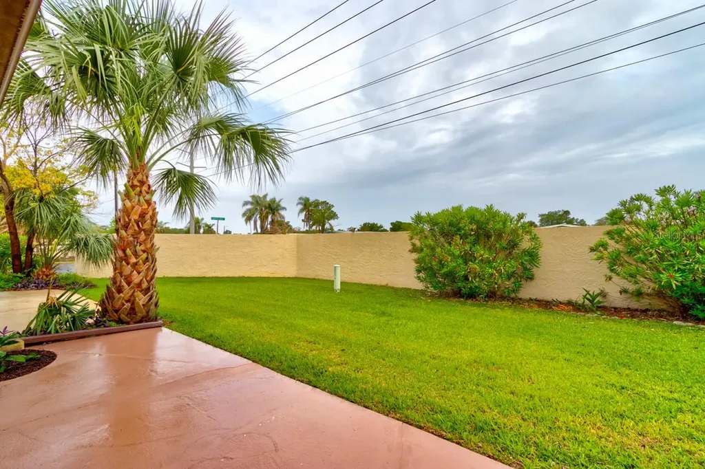 1262 Charter Oaks Circle Daytona Beach FL 32117