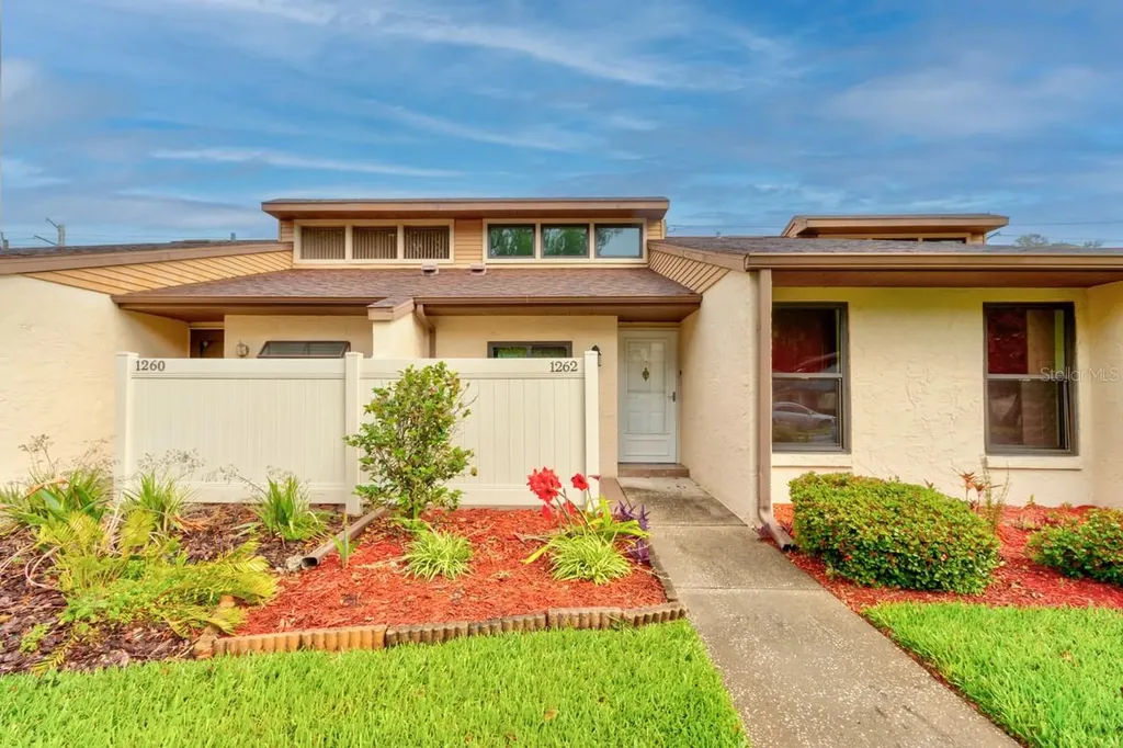 1262 Charter Oaks Circle Daytona Beach FL 32117