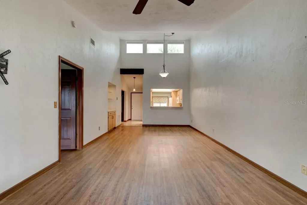 1262 Charter Oaks Circle Daytona Beach FL 32117