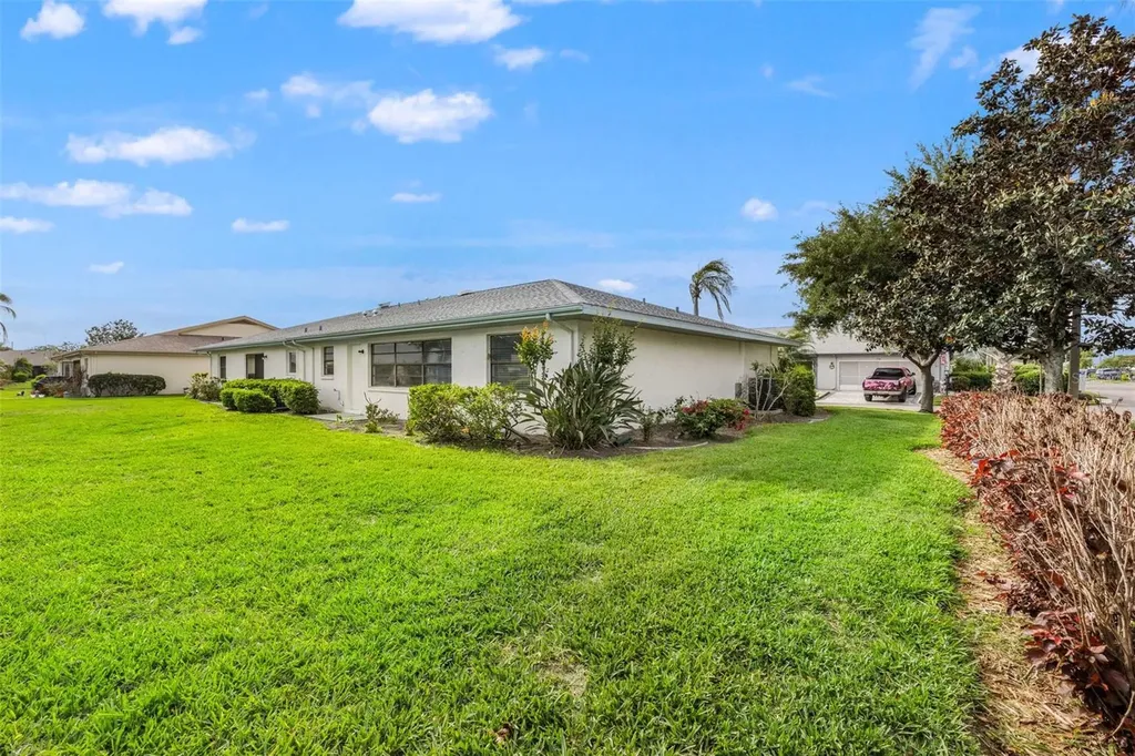2115 N Halcyon Drive Sun City Center FL 33573