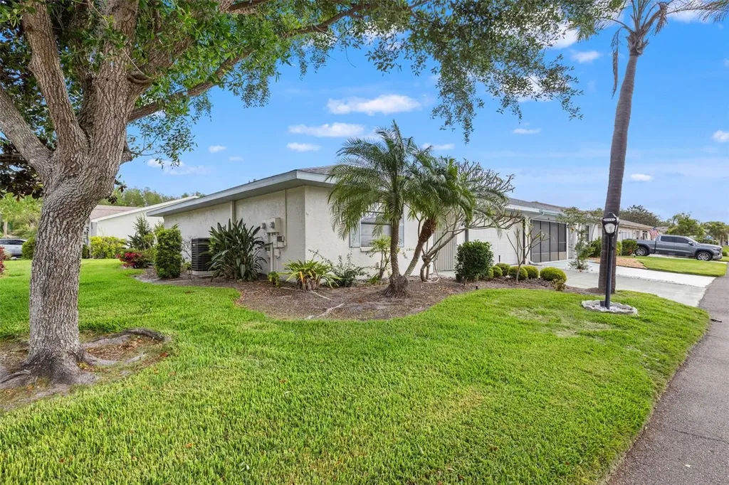 2115 N Halcyon Drive Sun City Center FL 33573