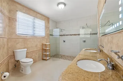 1 Calle Isamar Isabela PR 00662