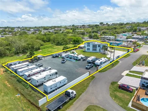1 Calle Isamar Isabela PR 00662