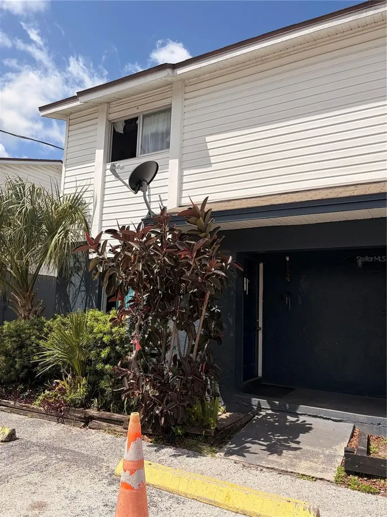 13050 Londondary Place Tampa FL 33612